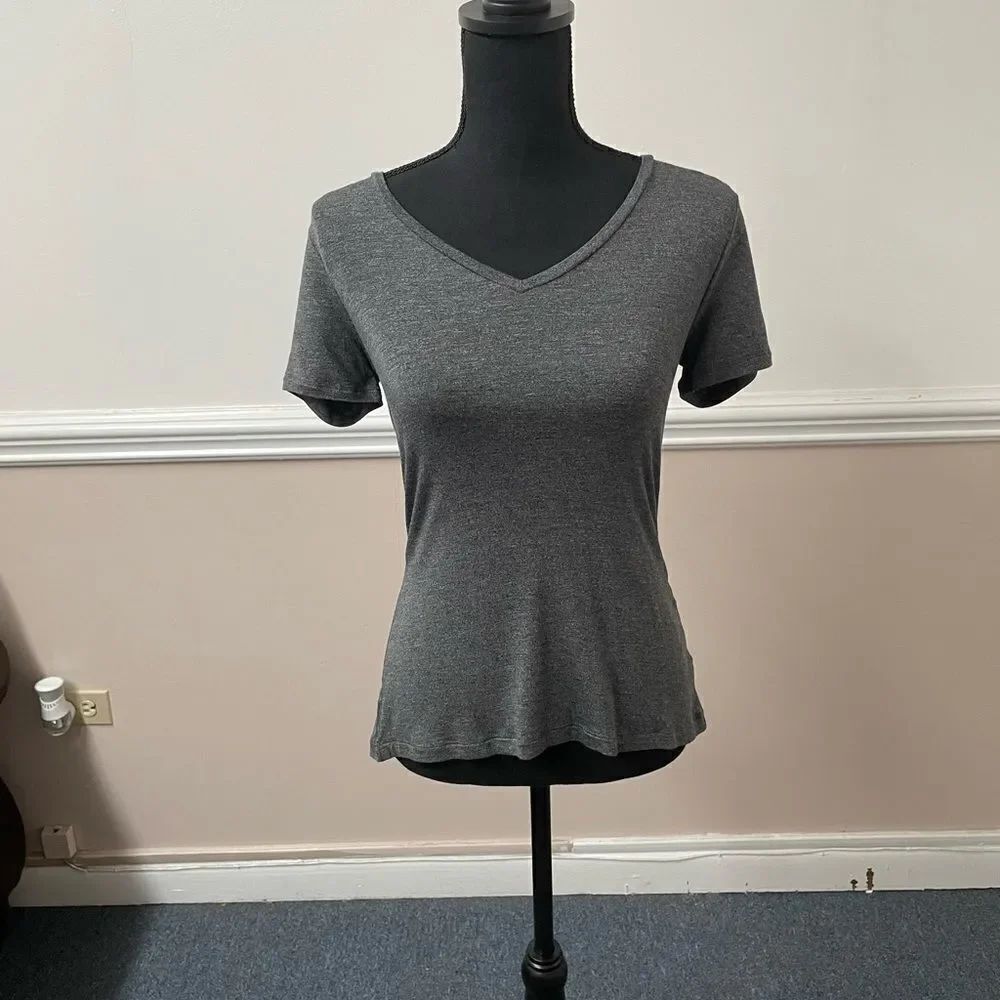 NWT Apt. 9 Gray V-Neck Tee